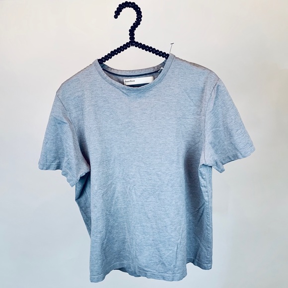 Perry Ellis Tops - Sale! 3/$20 item🕺🏻 Perry Ellis grey shirt medium